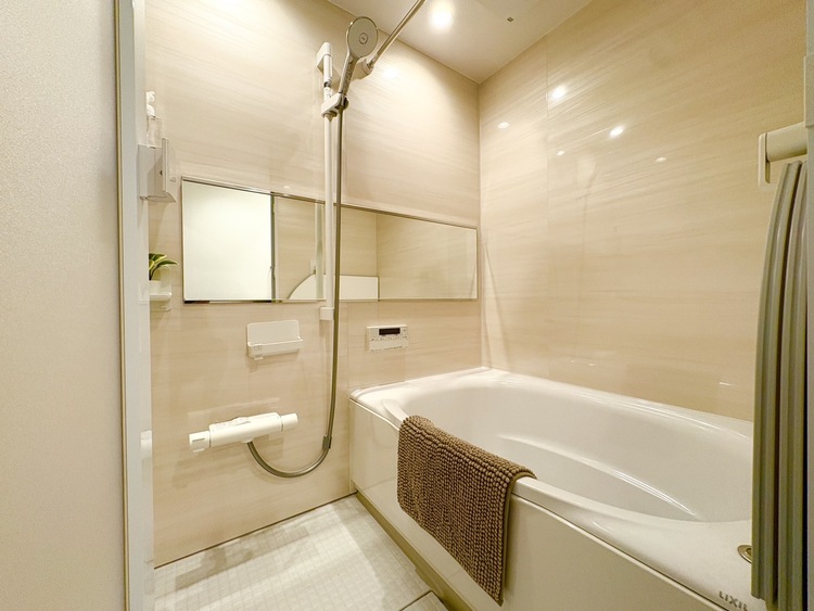 風呂 【BATHROOM】◆プライベートな空間◆simpleだからrelaxできるんです。こころもからだもキレイさっぱり。