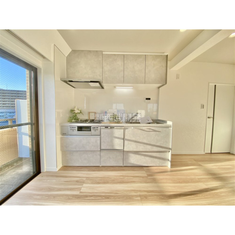 キッチン お子様と一緒に料理もできるゆったりとしたキッチンです