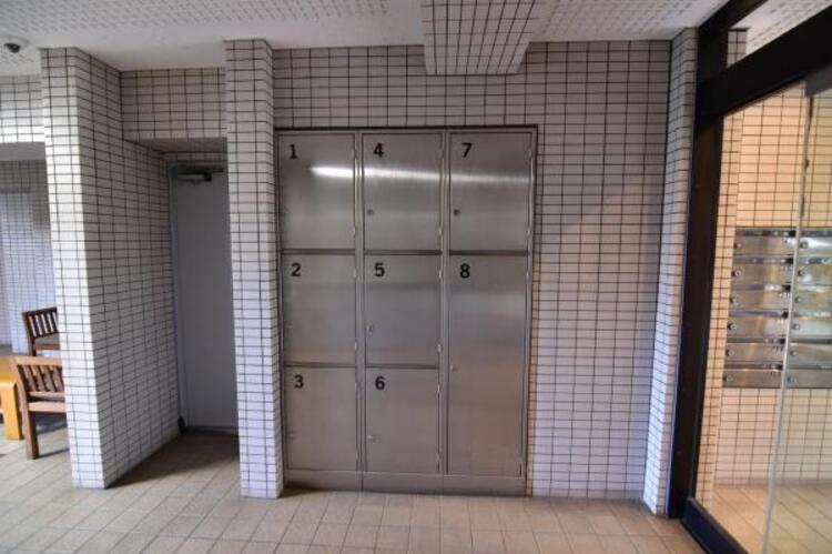 その他 便利な宅配ボックスが備えられています。不在時の荷物の受け取りも安心です。 