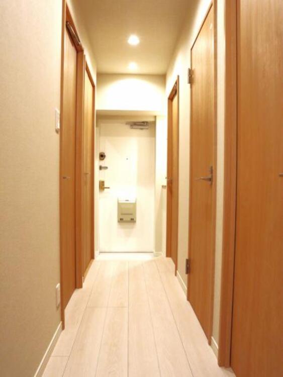 その他 雑多な玄関ではなくスッキリ空間としてお家の顔になるよう設計いたしました。