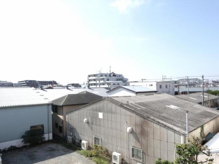 その他 開放感のある眺望。季節による景色の変化を　日常の生活と共に感じてください。