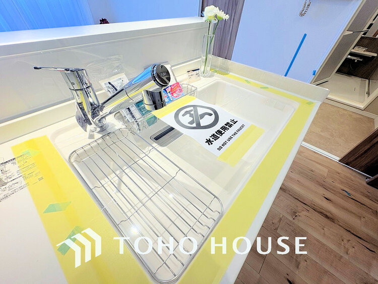 その他 浄水機が内蔵されている便利な水栓付きのシンクです