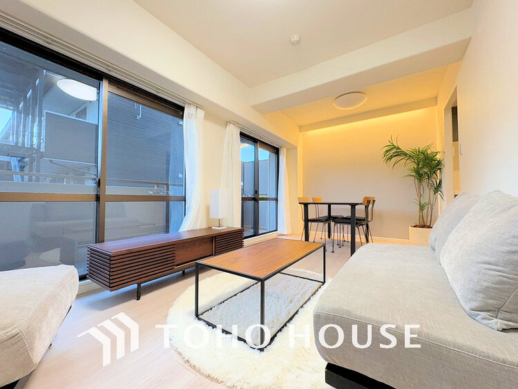 内装 広がりのある住空間、家族が集まるリビング・ダイニング