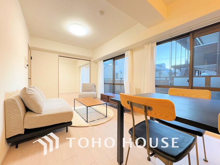 内装 家族みんなが爽やかに過ごせるように、光をたっぷり取り込んだLDK