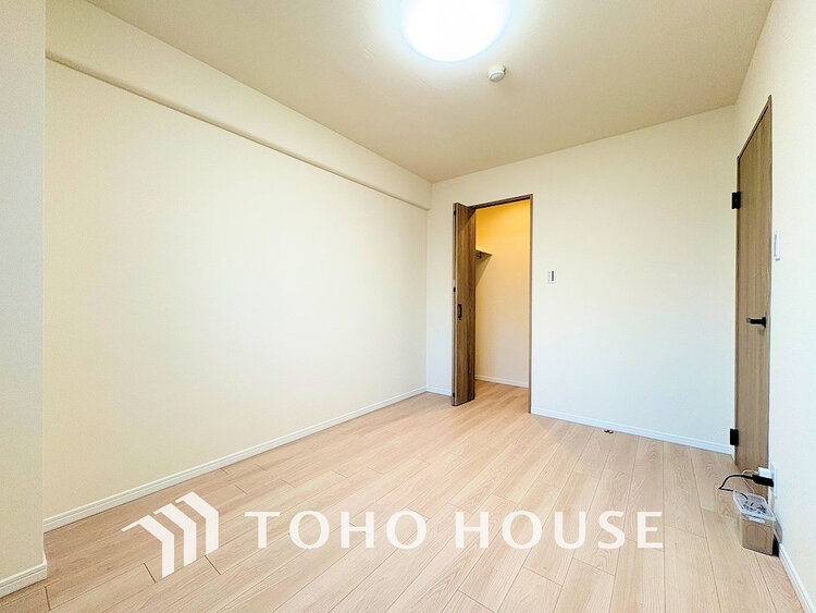 内装 シンプルですっきりとした室内は飽きのこない居心地の良い雰囲気