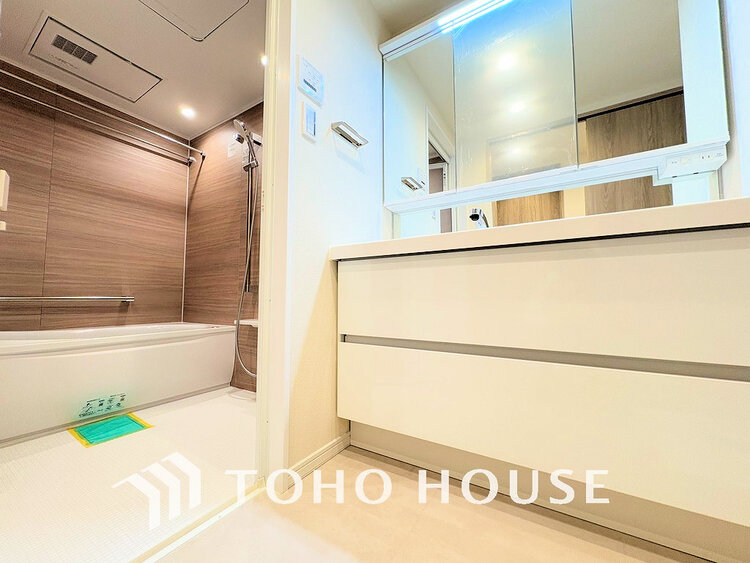 洗面 大きな洗面鏡付き、朝の身支度も楽しくなりますね