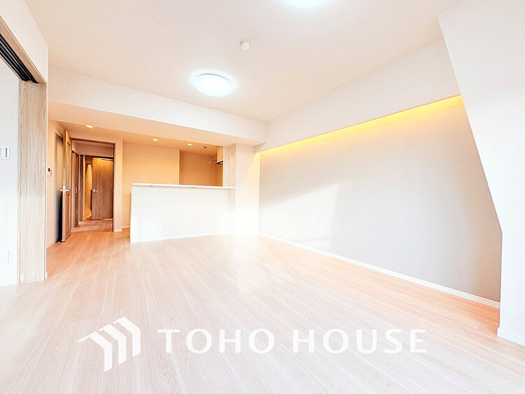 内装 広がりのある住空間、家族が集まるリビング・ダイニング