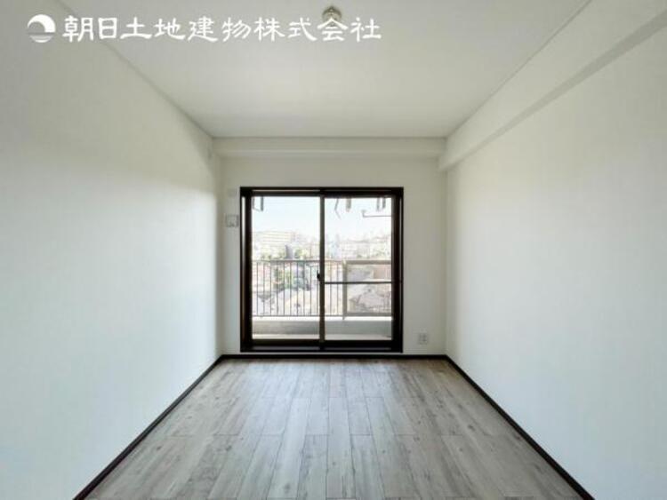 内装 【洋室】大切な家族一人ひとりの大切な個別空間。趣味・感性で個性的に飾って頂けるようシンプルに仕上げてあります。