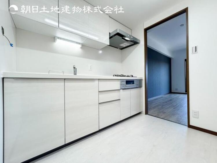 キッチン 【キッチン】日々の生活における家事の動線やリビングとの往来のしやすいキッチンスペースを目指しました。