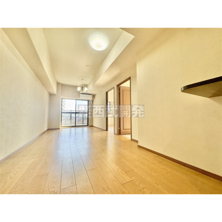 居間 ＬＤＫは家族みんなの快適空間です。お食事したりおしゃべりしたり、家族の絆を育むセントラルスペースです。