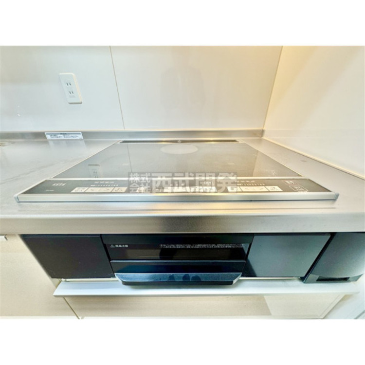 キッチン IHコンロ搭載のキッチンです。