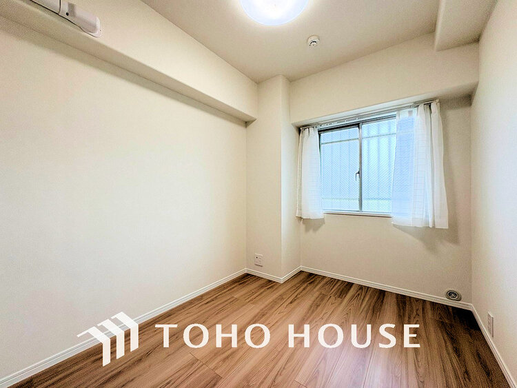 内装 採光もある洋室は、くつろぎのひと時を過ごすのにぴったり