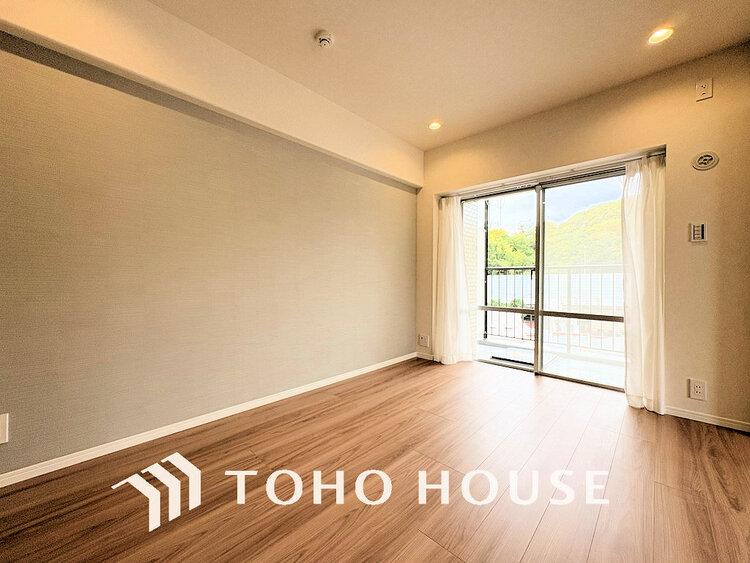 内装 1日の疲れを癒し、心地よく寛げるようゆったりとした広さをしています