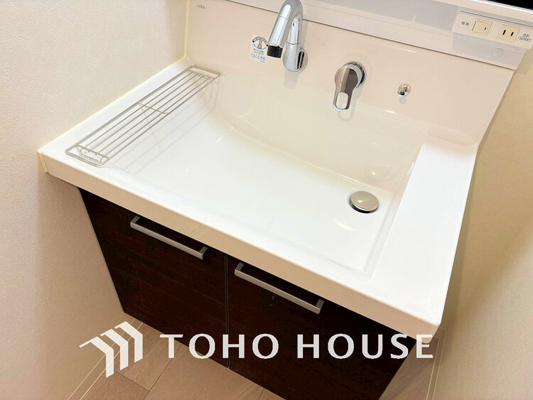 洗面 大きな洗面鏡付き、朝の身支度も楽しくなりますね