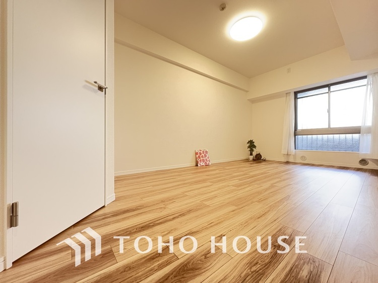 内装 シンプルですっきりとした室内は飽きのこない居心地の良い雰囲気