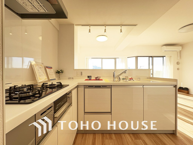 キッチン シンプルな部屋の雰囲気に溶け合うナチュラルキッチン