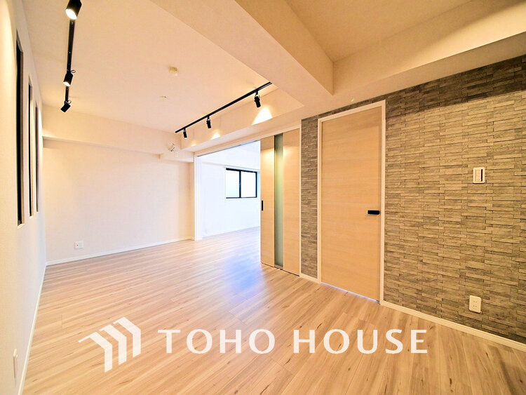 内装 上質な時間を育む暮らしのメインステージ。寛ぎとコミュニケーションを育む居心地のよい場所