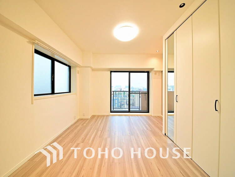 内装 シンプルですっきりとした室内は飽きのこない居心地の良い雰囲気