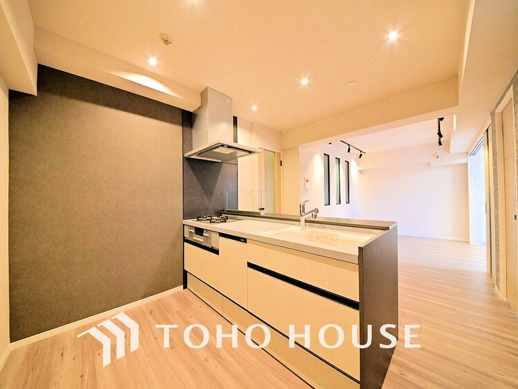 キッチン 落ち着きのあるカラーで統一された清潔感と気品が溢れるキッチン