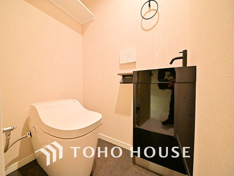 トイレ トイレには快適な温水洗浄便座付