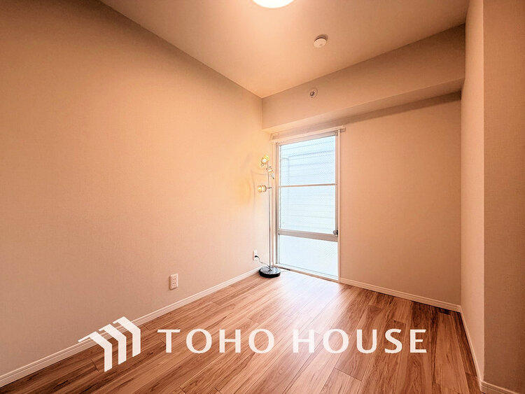 内装 採光もある洋室は、くつろぎのひと時を過ごすのにぴったり