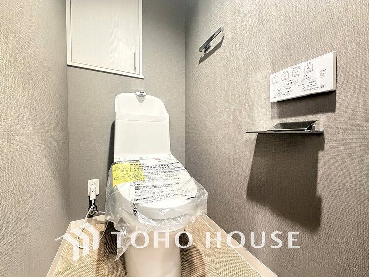 トイレ トイレには快適な温水洗浄便座付