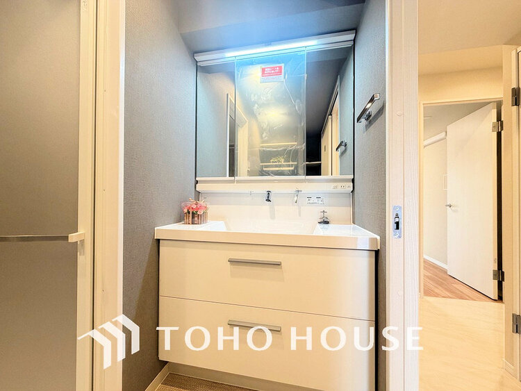 洗面 大きな洗面鏡付き、朝の身支度も楽しくなりますね