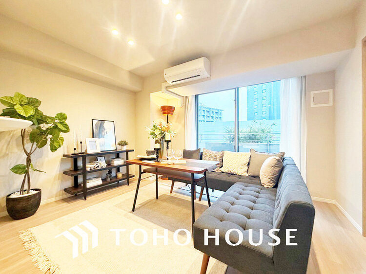 内装 広がりのある住空間、家族が集まるリビング・ダイニング