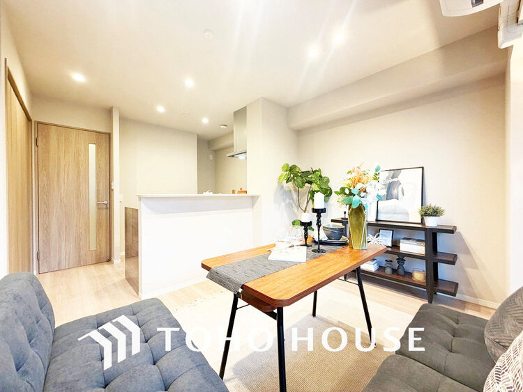 内装 上質な時間を育む暮らしのメインステージ。寛ぎとコミュニケーションを育む居心地のよい場所