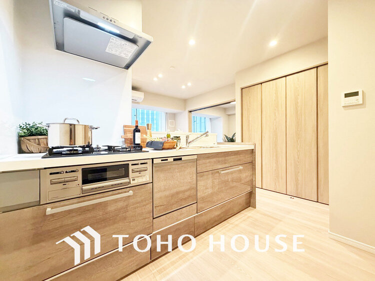 キッチン シンプルな部屋の雰囲気に溶け合うナチュラルキッチン