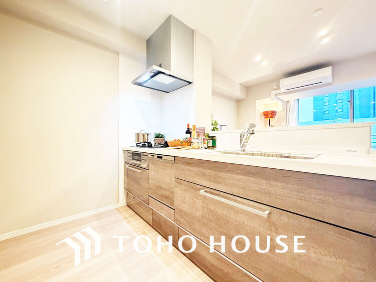 キッチン 落ち着きのあるカラーで統一された清潔感と気品が溢れるキッチン