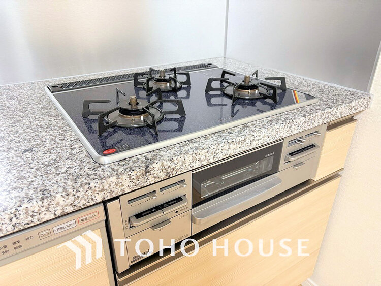 その他 3口ガスコンロで効率よくお料理できますね