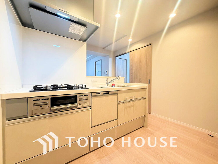 キッチン シンプルな部屋の雰囲気に溶け合うナチュラルキッチン