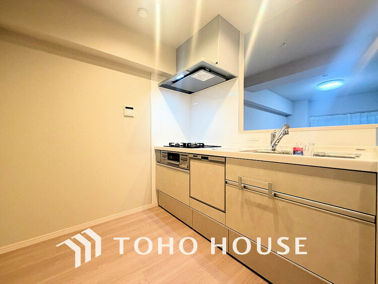 キッチン 落ち着きのあるカラーで統一された清潔感と気品が溢れるキッチン