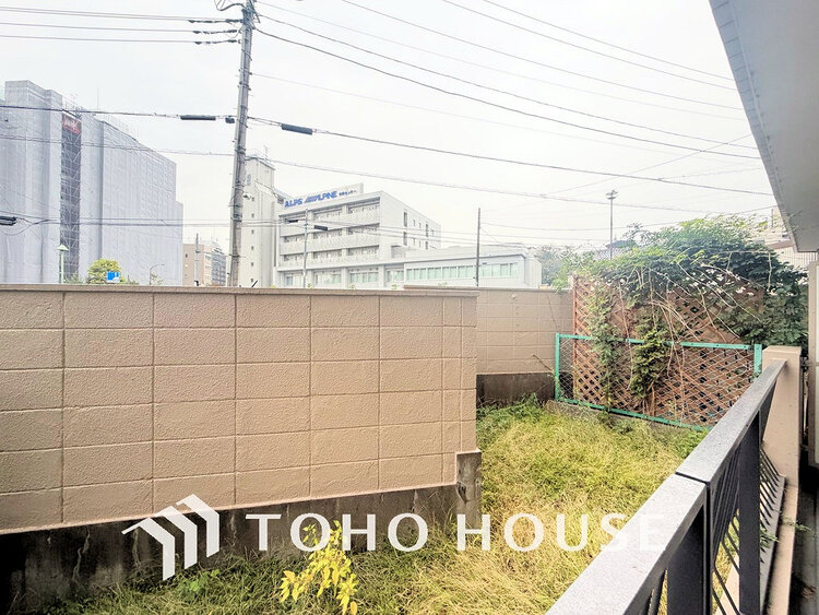 その他 専用庭はガーデニングなど、ご家族の楽しめる場所の一つに