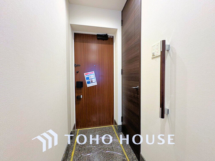 玄関 落ち着いた雰囲気の玄関、家族の帰りを暖かく迎えてくれます