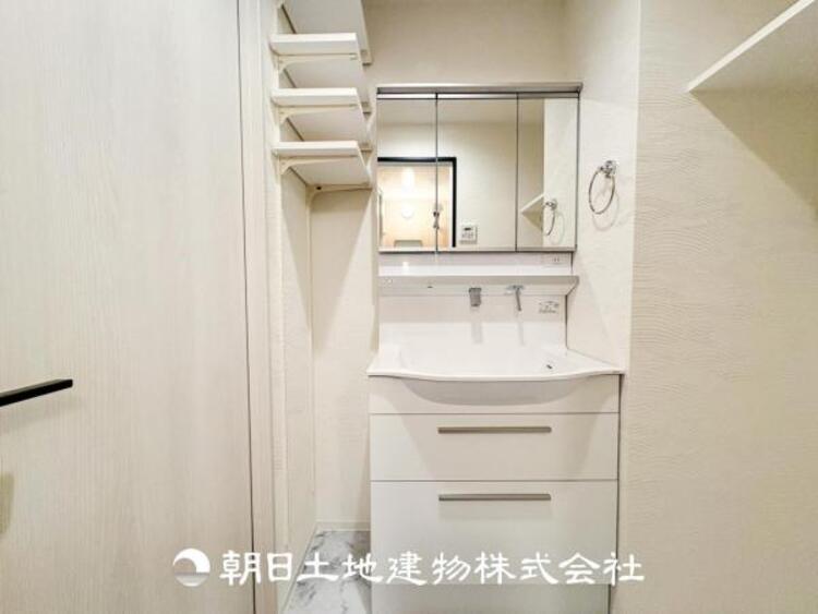 洗面 慌ただしい1日が始まり、充実した1日の終わりを締めくくる洗面所。