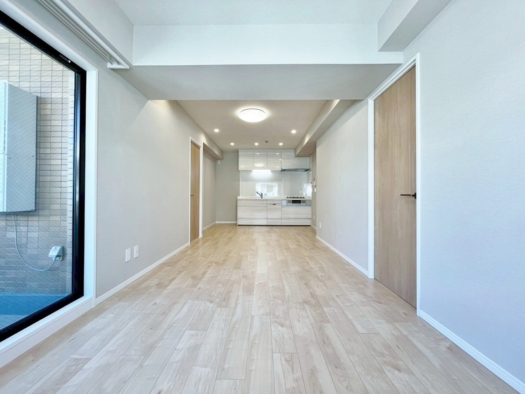 居間 居心地の良い空気感は、暮らしのステージを彩り、心からのやすらぎと満足感を与えてくれます。