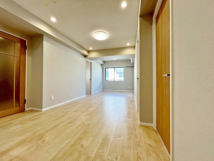 居間 飾り過ぎないシンプルな内装と偏り過ぎないデザインで統一しました。