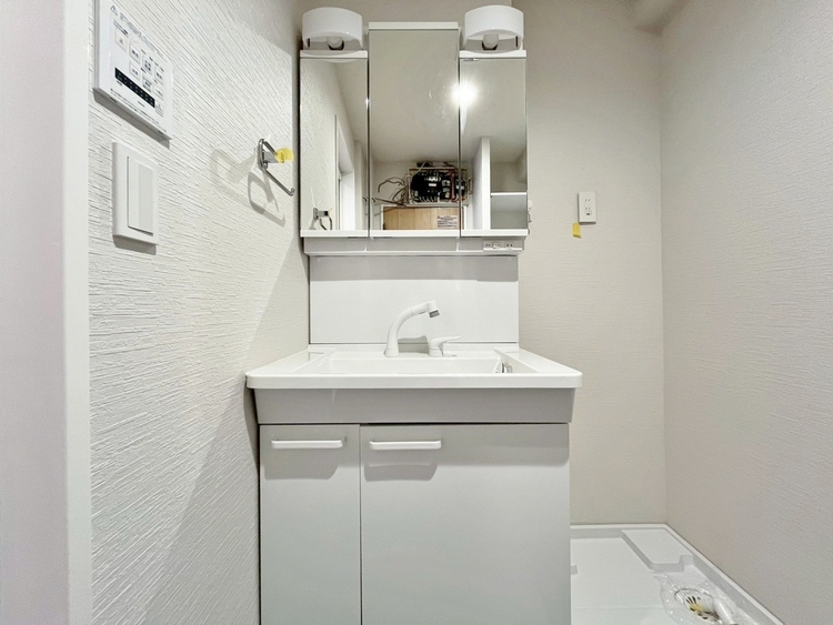 洗面 何かと物が増える場所だからこそ、スッキリと見映えの良い空間に。