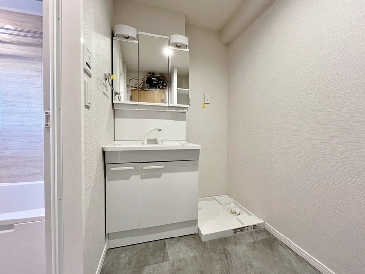 洗面 清潔感と心地よさを重視した、上質感漂うパウダールーム。