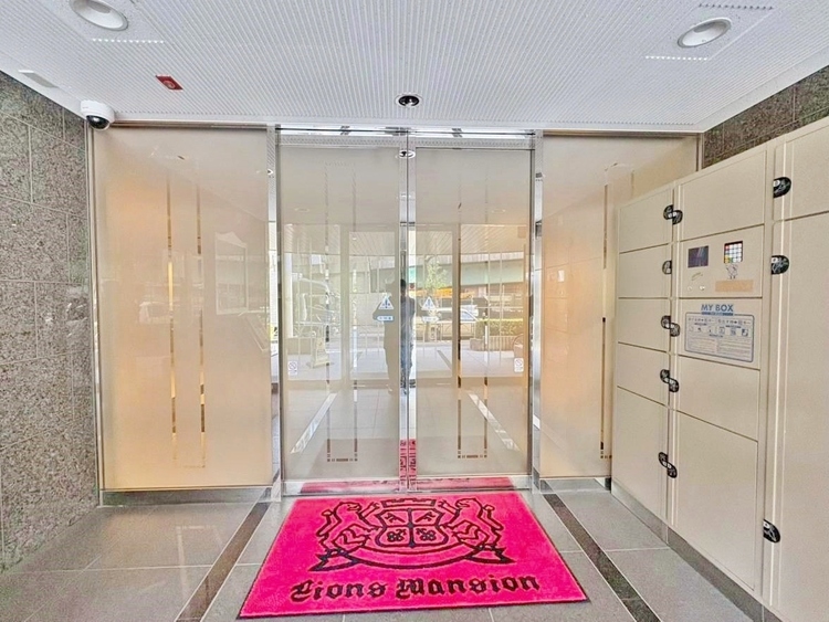 エントランス エントランス内部は、管理が行き届き清潔な共有スペースとなっています。