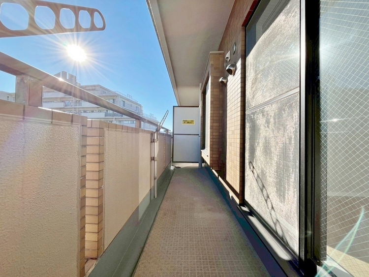 バルコニー 暮らしの中で、光と風を演出してくれるバルコニー。