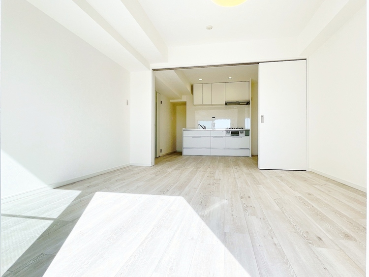 居間 居心地の良い空気感は、暮らしのステージを彩り、心からのやすらぎと満足感を与えてくれます。