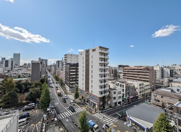 バルコニー 頬をなでる、優しい風を感じることが出来ます。