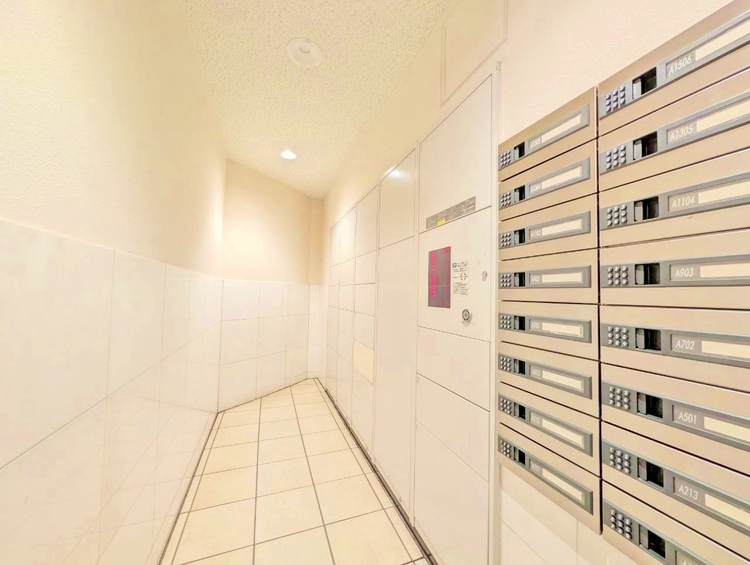 設備 留守時に便利な宅配ボックスを完備。