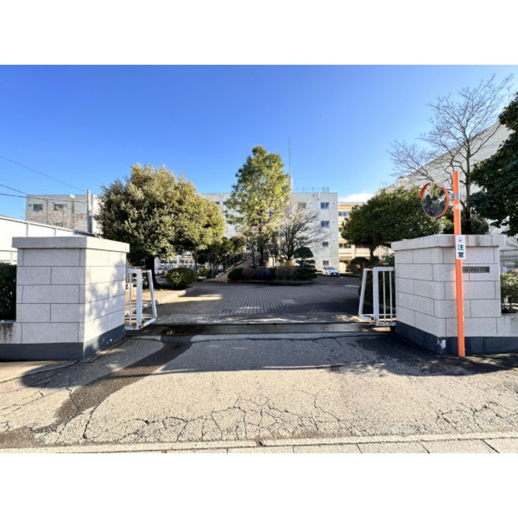 周辺 柳瀬中学校(約1500m)