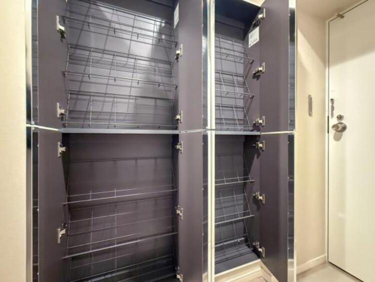 収納 シューズボックスで玄関がすっきりします。