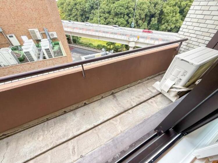 バルコニー ホット一息つきたいときに望むこの眺望。リラックスできる空間になりますね！