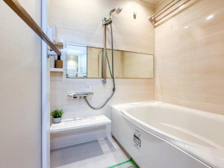 風呂 高級感を演出する内装。くつろぎのスペースにも、癒しのスペースにもなる心休まる空間です。